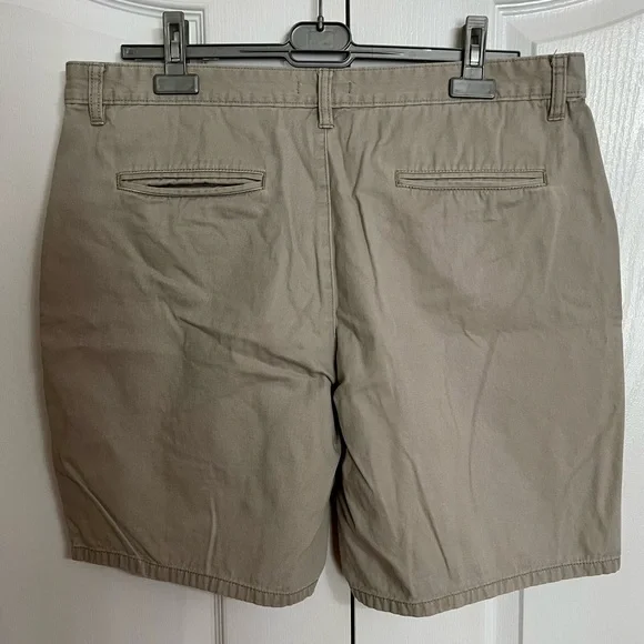 🌼3/$15 George Shorts - Picture 2 of 5